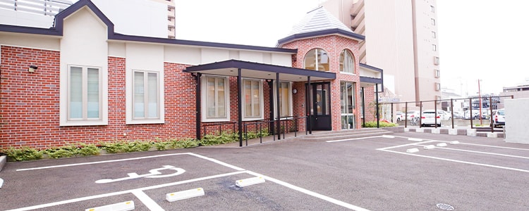 JR「蘇我駅」東口徒歩3分、駐車場も完備